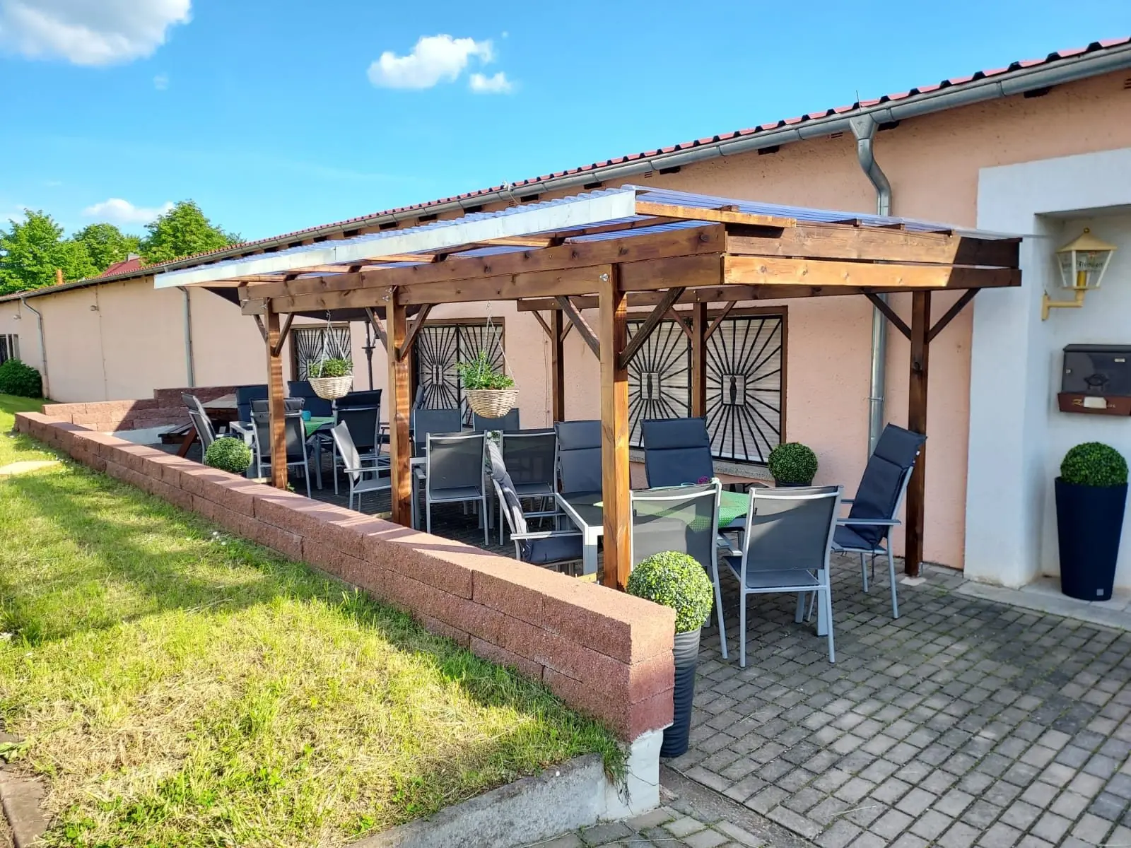 Biergarten vor der Kegelbahn
