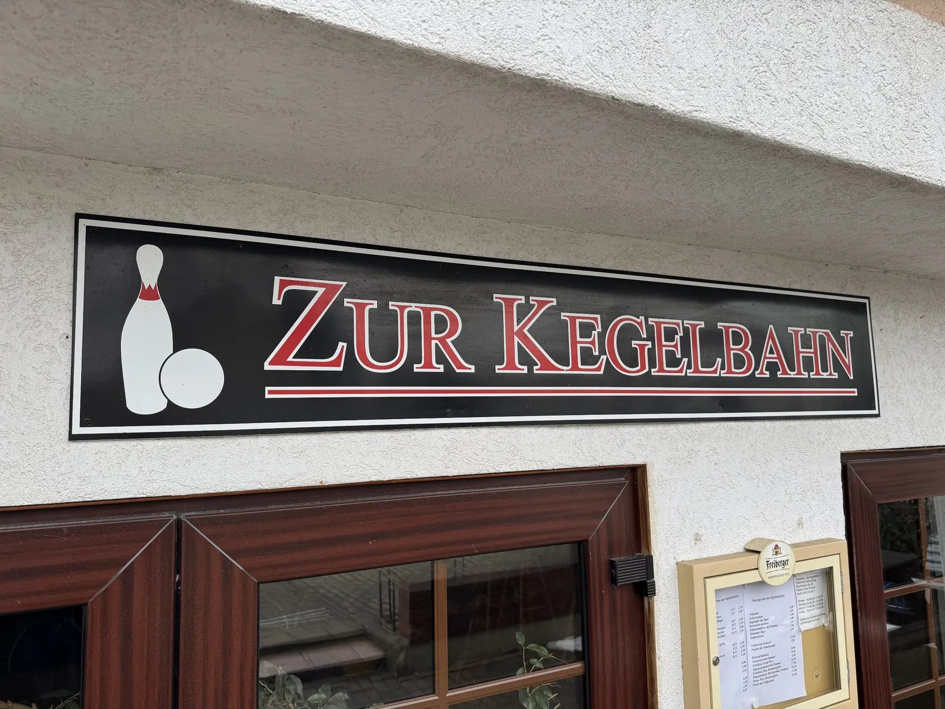 Eingangsschild der Kegelbahn Roßleben